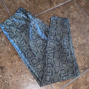 Onzie Python Print Leggings
